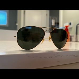 Classic Ray-Ban Aviator Sunglasses
